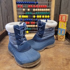 Oshkosh, winter boot, rubber bottom/toe,with faux fur, navy blue, toddler size 8